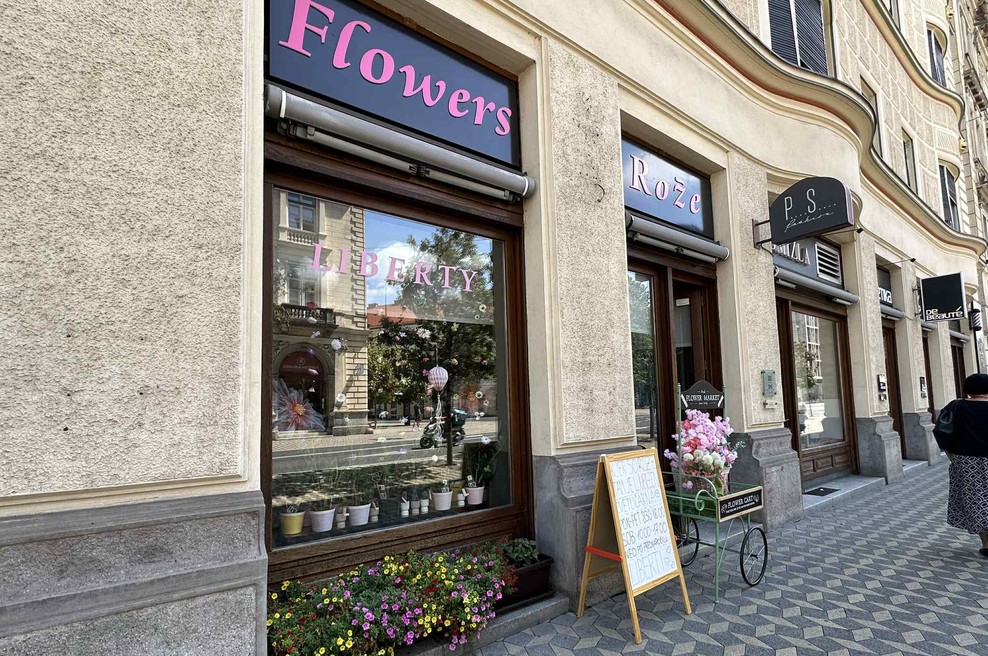 V centru Ljubljane se je odprla nova cvetličarna, ki pritegne veliko pozornosti (FOTO) (foto: Uredništvo)