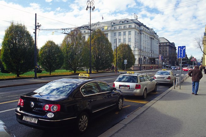 Taksist iz Zagreba turistki »olajšal« račun: znesek je neverjeten
