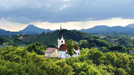 Haloze Slovenija tujci turizem porast statistika