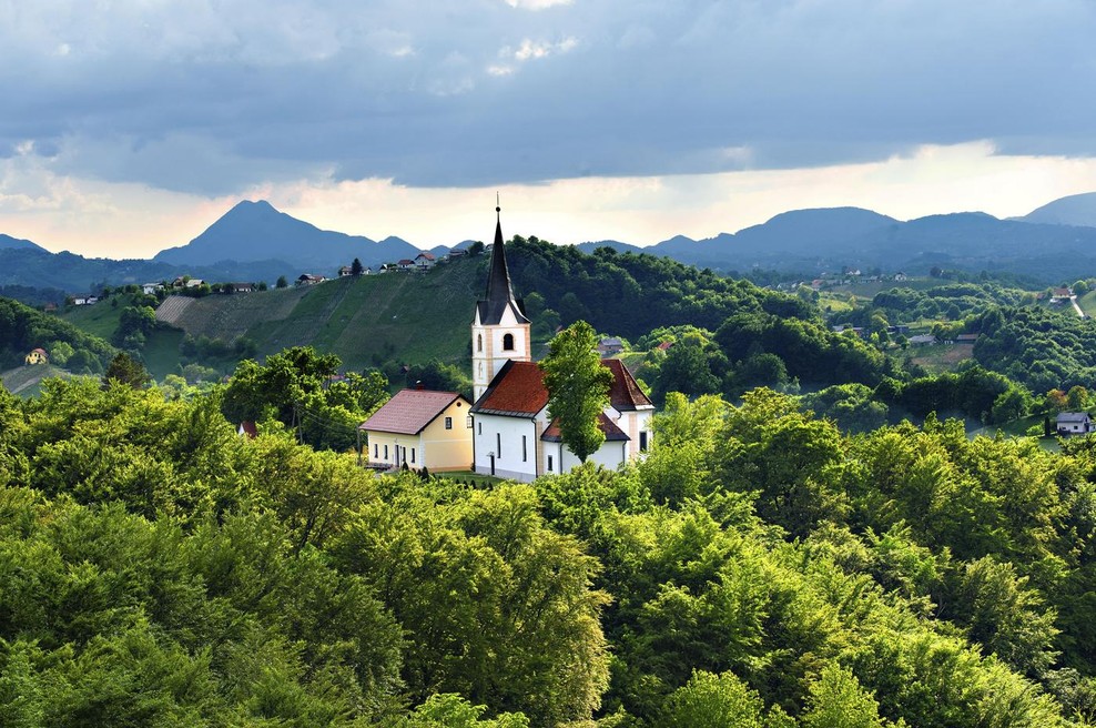 Kotiček Slovenije, ki je med tujci vse bolj priljubljen: prišli celo iz Tajvana in Kostarike (foto: Profimedia)