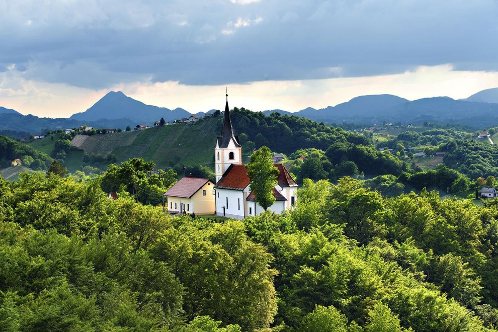 Haloze Slovenija tujci turizem porast statistika