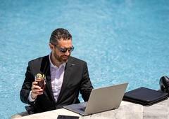 Bizarne želje ultra bogatih na počitnicah: ko besede "ne" ni v slovarju