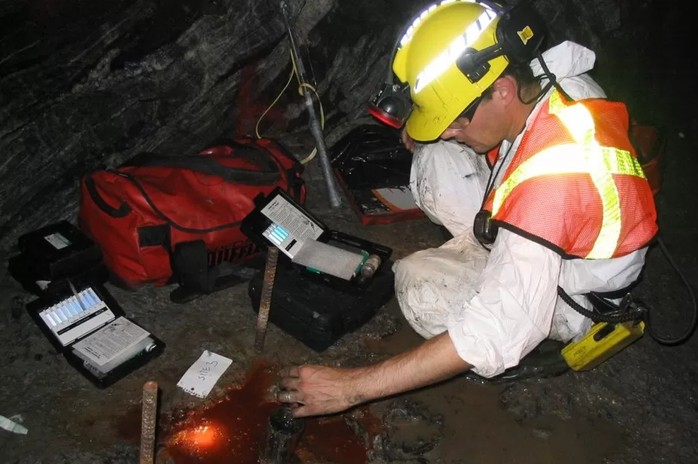 Znanstveniki pili najstarejšo vodo na svetu: tole so povedali, ko so jih povprašali po okusu, in presenetili vse (foto: University of Toronto)