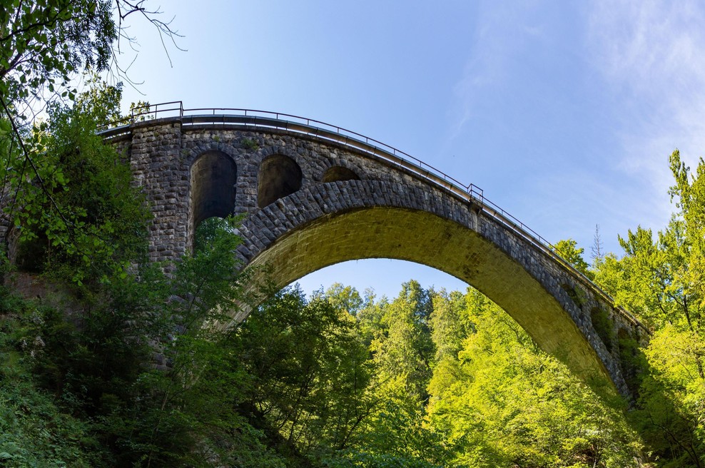 Največji kamniti most v Sloveniji je zdaj pod posebno zaščito (foto: Profimedia)