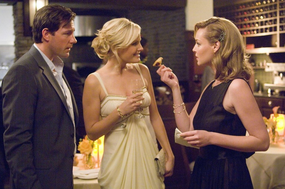 Strokovnjaki razkrili, kako prepoznati moškega, ki je nagnjen k varanju: izda ga ta kretnja v družbi (foto: profimedia)