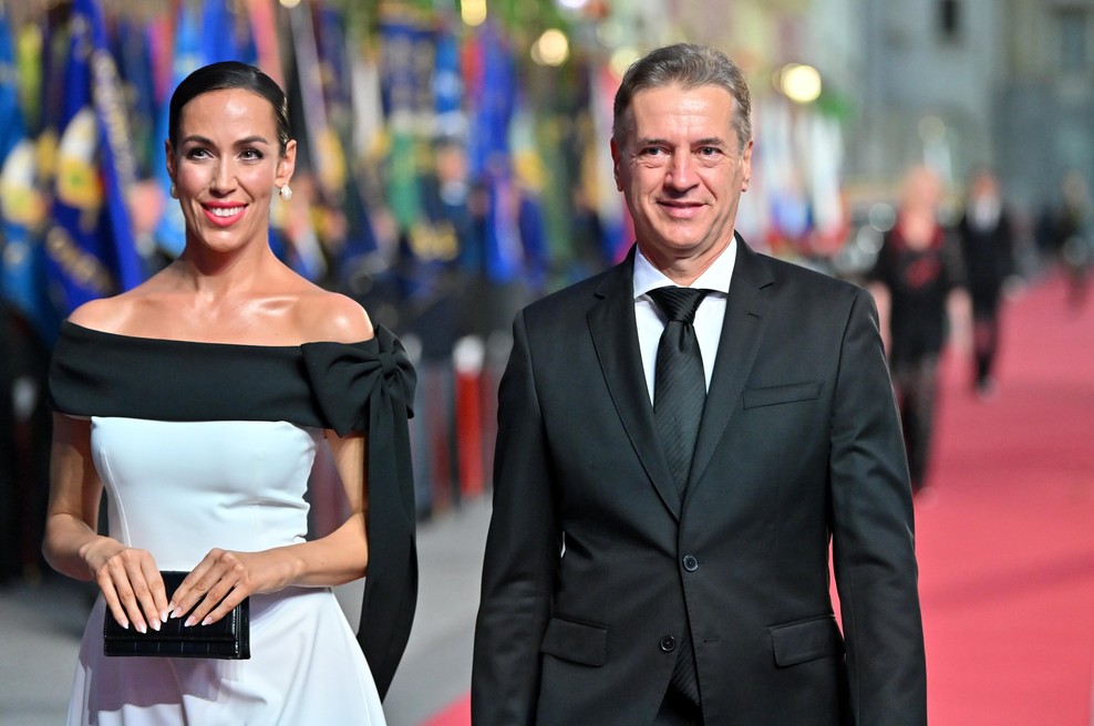 Kdo bo poročil premierja Goloba in njegovo izbranko? (foto: Profimedia)