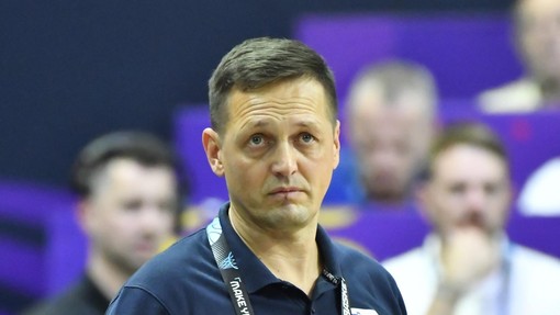 Gospod selektor, iz koga se delate norca?! Slovenija potolčena proti Poljski, Sekulić pa z nasmeškom na obrazu povedal tole in razhudil navijače
