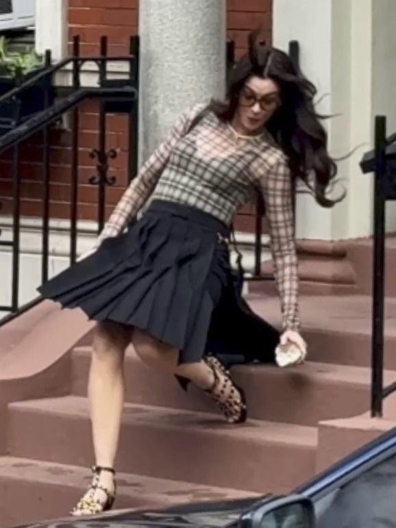Anne Hathaway padec snemanje filma Hudičevka v Pradi 2 drugi del
