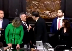 Fizični obračun v mehiškem parlamentu: "Udaril me je in mi rekel, da me bo ubil" (VIDEO)