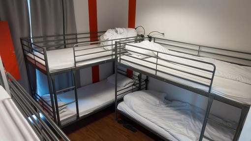 Jezna lastnica hostla turistu zaprla vrata pred nosom: "Najdite drugo nastanitev!"