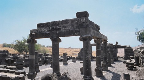 Korazim, tempelj