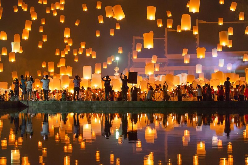 Tajska Loi Krathong festival luci