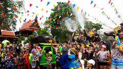 Tajska songkran praznovanje novo leto