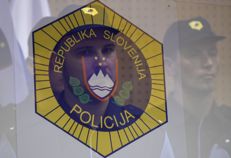 policija