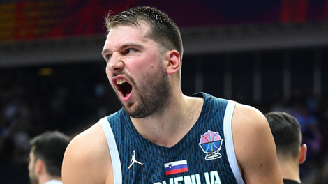 Luka Dončić Eurobasket Izrael Slovenija košarka stranišče