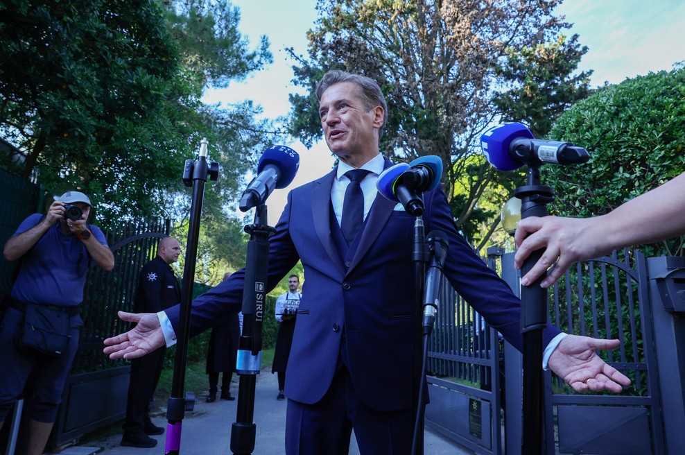 Robert Golob je po poroki dal jasno vedeti: "Od danes naprej je Tina ... " (foto: Bobo)