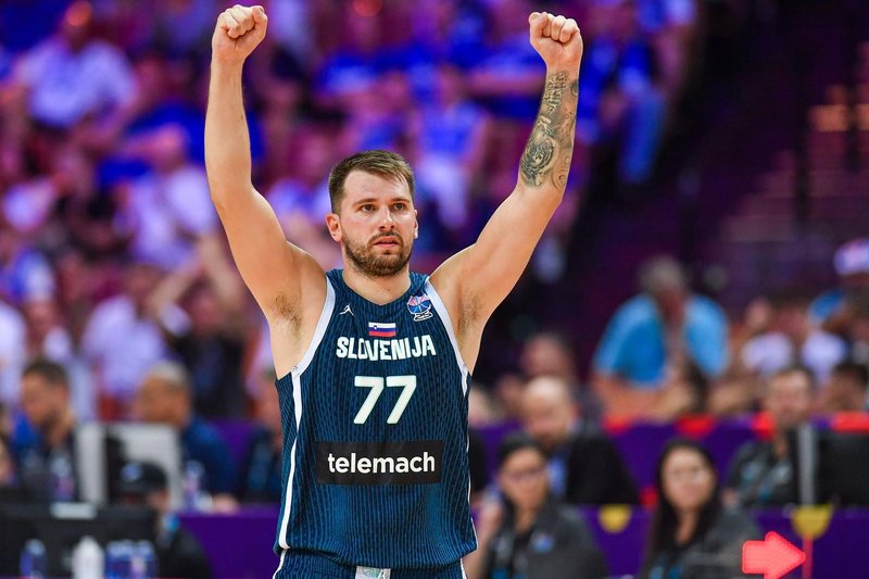 Slovenija gre v četrtfinale EP! Italijani so morali priznati premoč razigranim Slovencem