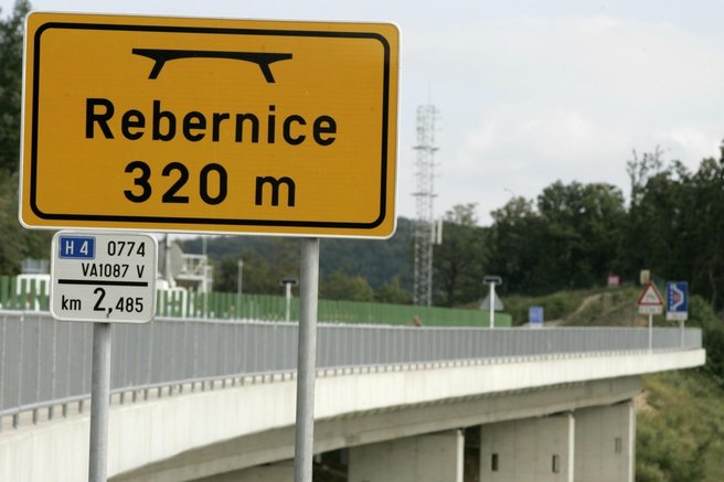 Nova prometna ureditev: spet spremembe za tovornjake in osebna vozila