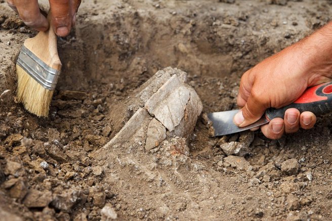 arheologija arheološki pripomočki orodje kuga človeštvo zgodovina skrivnost