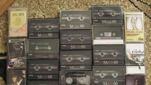 V devetdesetih jih je imel skoraj vsak, danes pa lahko z eno kaseto zaslužite povprečno plačo