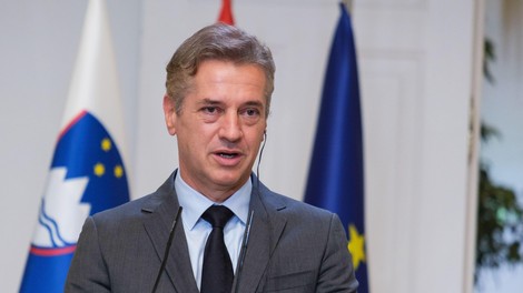 Nekatere regije še šepajo, a Golob vztraja: "Projekt mora teči daljej"