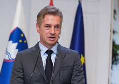 Nekatere regije še šepajo, a Golob vztraja: "Projekt mora teči daljej"