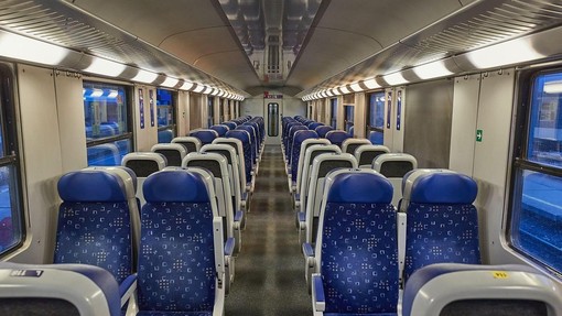 Strožja pravila na vlakih razburila javnost: neposlušnim potnikom bodo zaračunali 100 evrov