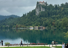 Slovenski turistični raj dobil novo restavracijo: na Bledu odprli nekaj res posebnega