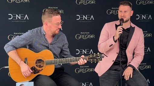 Gregor Ravnik v družbi glasbenih kolegov in prijateljev predstavil nov album Verjamem (FOTO)