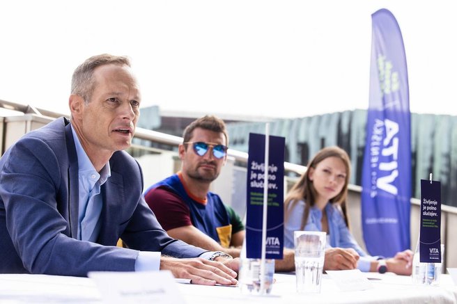 Zavarovalnica Vita podpisala partnerstvo z mlado atletinjo Živo Rimec in nas povabila na druženje na prihajajočem Ljubljanskem maratonu