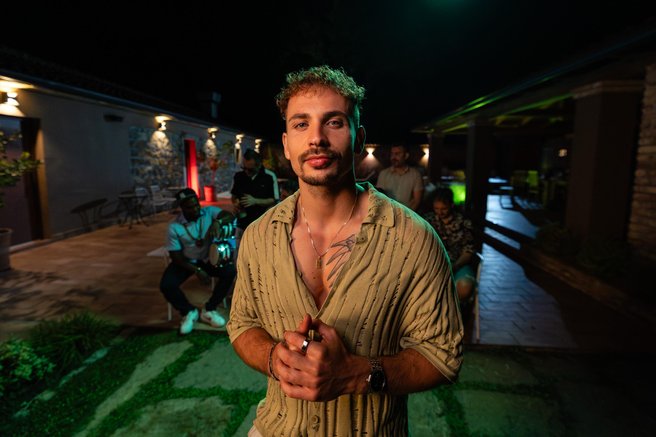 Žan Serčič videospot Kamasutra album CANKARJEV DOM 15 LET NAVDIHA