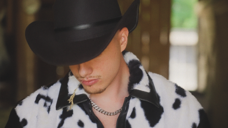 2nite predstavlja novo country pop skladbo 'Mercedes 94'