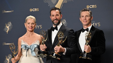 Nagrade emmy: seriji večera, šokantna izjava in zgodovinski rekord