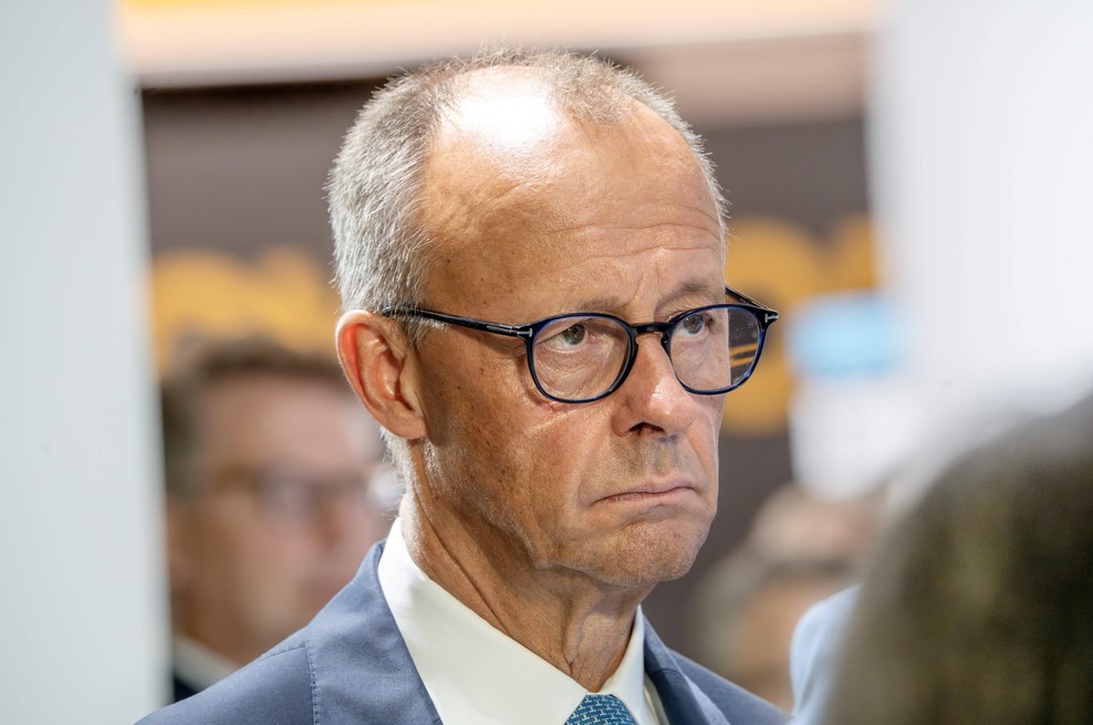 Nemški kancler na robu solz izrekel vojno napoved: "Sram me je, da se to dogaja, v imenu nemške vlade napovedujem vojno ... " (foto: Profimedia)