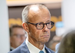 Nemški kancler na robu solz izrekel vojno napoved: "Sram me je, da se to dogaja, v imenu nemške vlade napovedujem vojno ... "