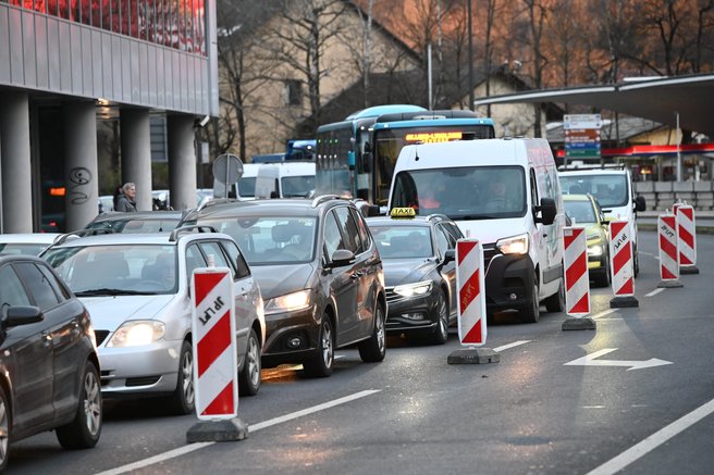 zastoj prometni zamašek
