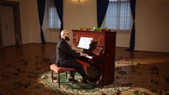 Tilen Lotrič pesem videospot Ti mirišeš na ljubav