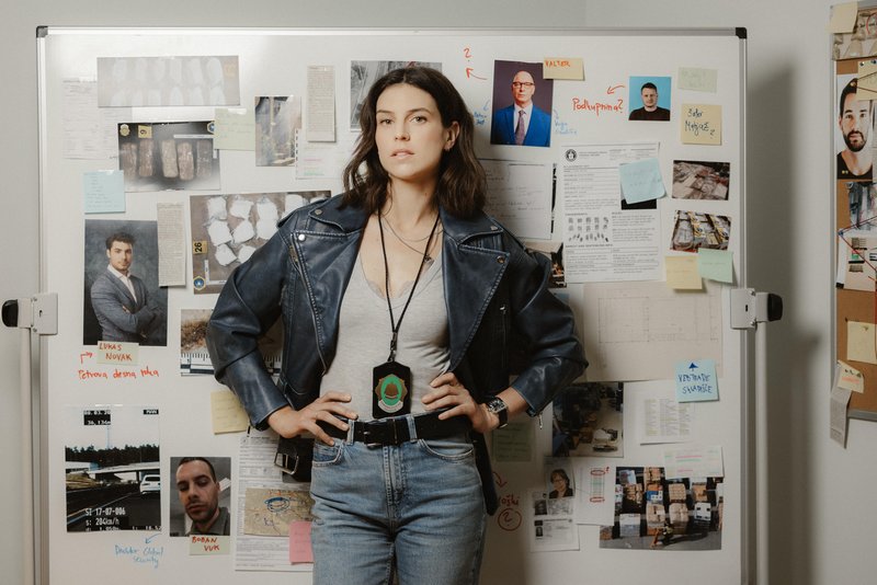 Nemirna kri serija POP TV Lea Mihevc
