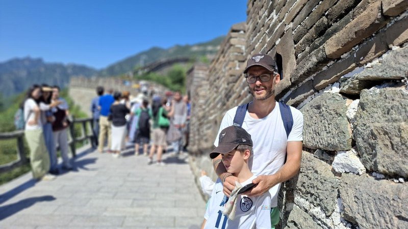 Slovenska podjetnika odkrito o življenju na poti: "Verjetno bomo zapravili več denarja, kot je bilo načrtovano"