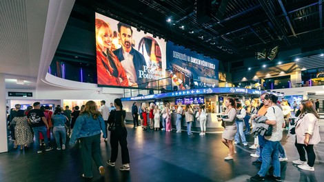 odiseja damski večer film premiera