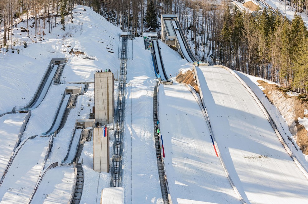 Rdeči karton v smučarskih skokih: FIS uvaja stroga pravila (foto: Profimedia)