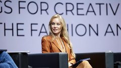 Inovativna krila za ustvarjalni let: Kako tehnologija preoblikuje modo.