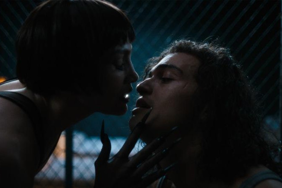 Poljub ženske pajka film Jennifer Lopez Diego Luna