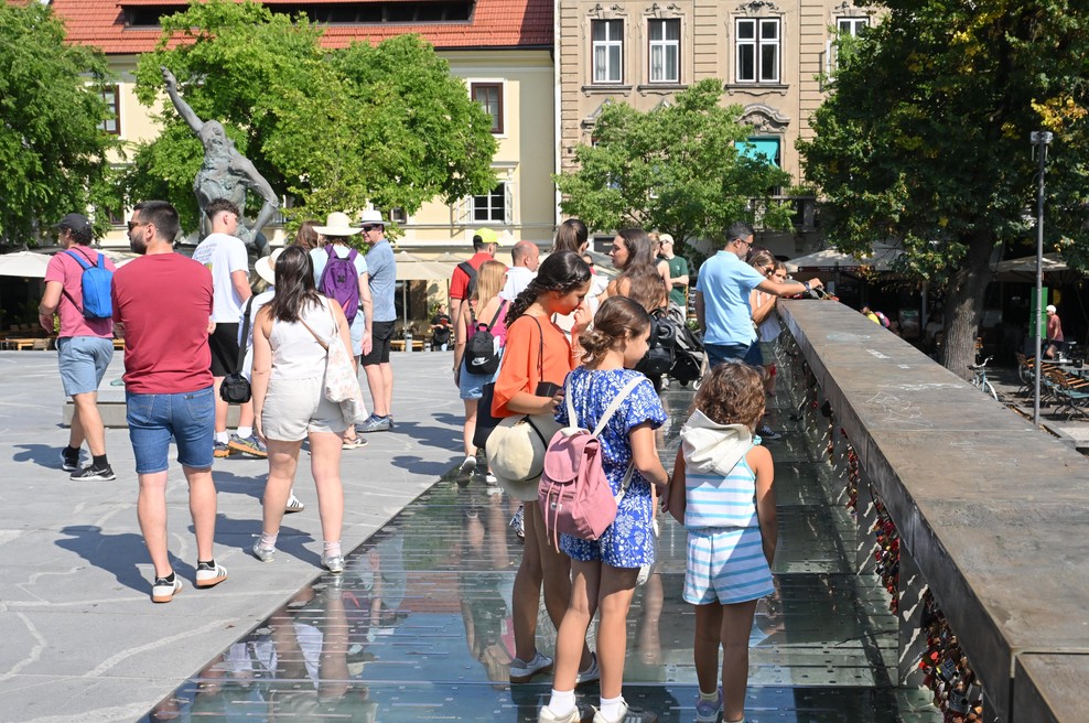 Je Slovenija predraga? Turisti po koncu poletja potegnili črto in povedali po pravici — kje smo šli predaleč? (foto: Žiga Živulovič jr./Bobo)