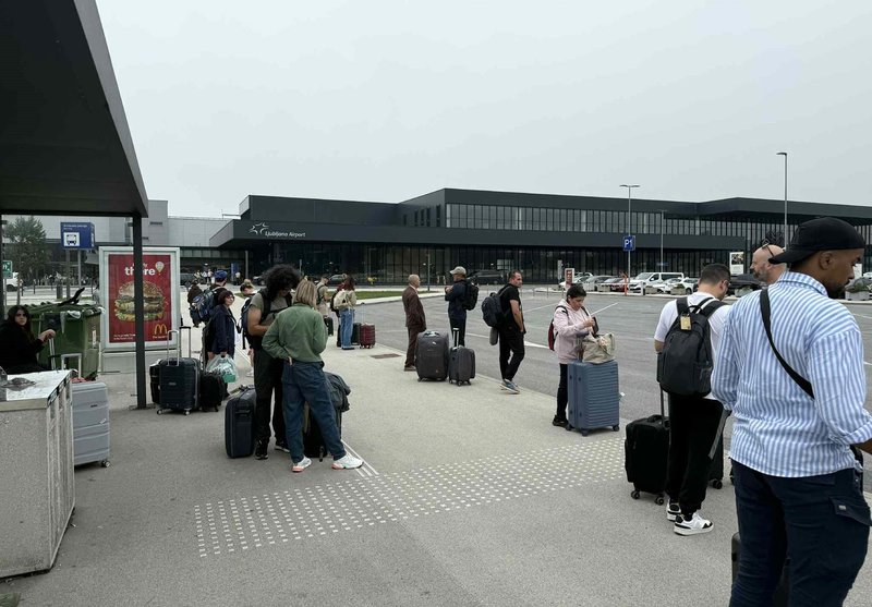 letalisce Joze Pucnik potniki avtobus Arriva