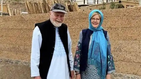 Talibani po več mesecih izpustili iz pripora britanski par: "Zelo dobro so ravnali z nama"