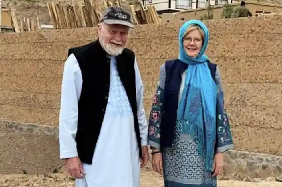 Talibani po več mesecih izpustili iz pripora britanski par: "Zelo dobro so ravnali z nama" (foto: X/MohammadAsif_1)