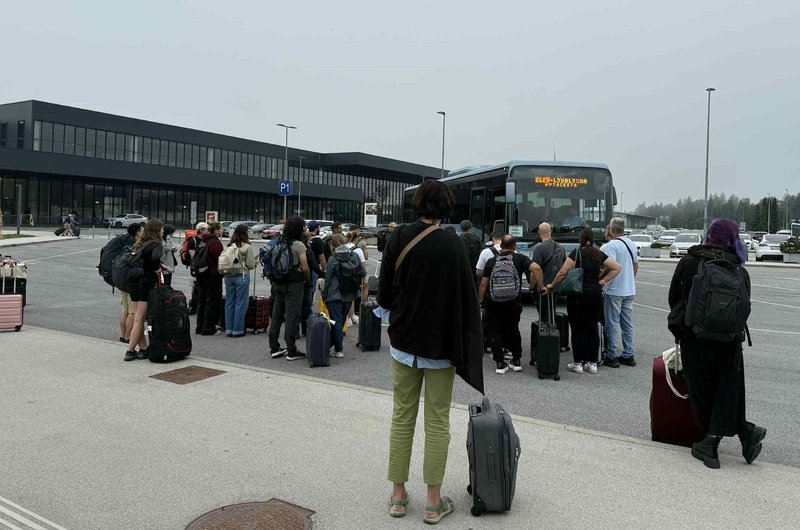 letalisce Joze Pucnik potniki avtobus Arriva