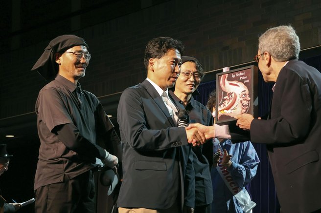 Znanstveni svet v ogledalu absurda: letošnje nagrade razkrivajo bizarne, a resnične študije