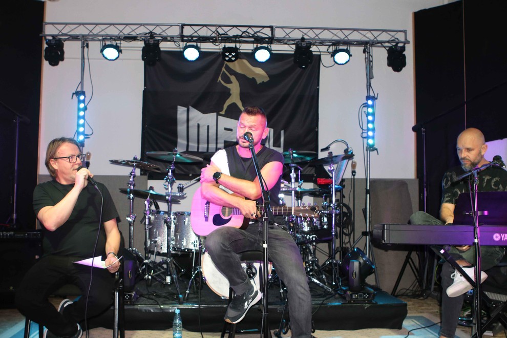 Vatra skupina album Doživotno nova turneja